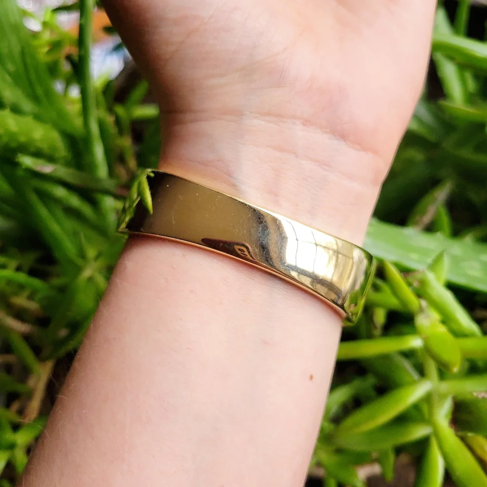 Classic Bejeweled Golden Quartz Watch